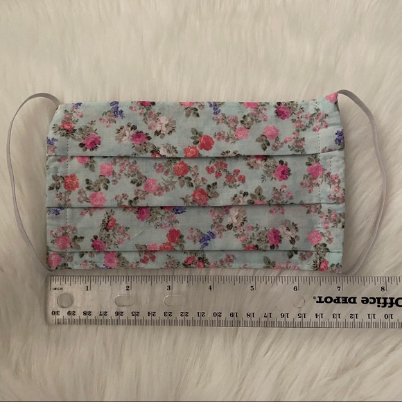 LoveShackFancy x Target Floral Face Mask w/ Pocket - Picture 2 of 9